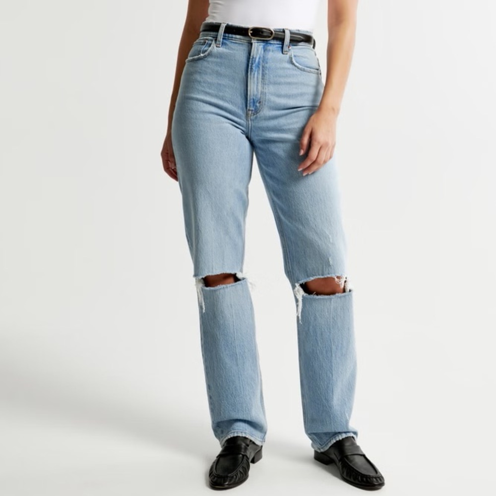 NWT Abercrombie Curve Love Ultra High Rise 90s Straight Jeans